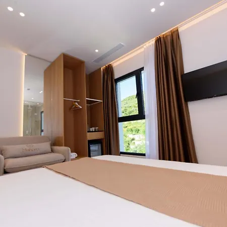 Mahoro Boutique 4*