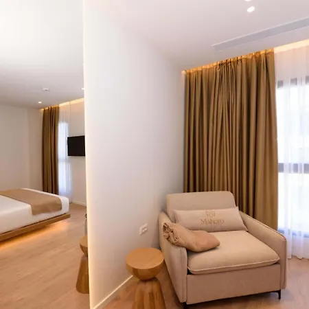 Mahoro Boutique Hotell 4*