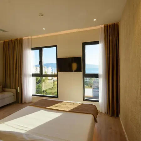 Mahoro Boutique Hotell 4*